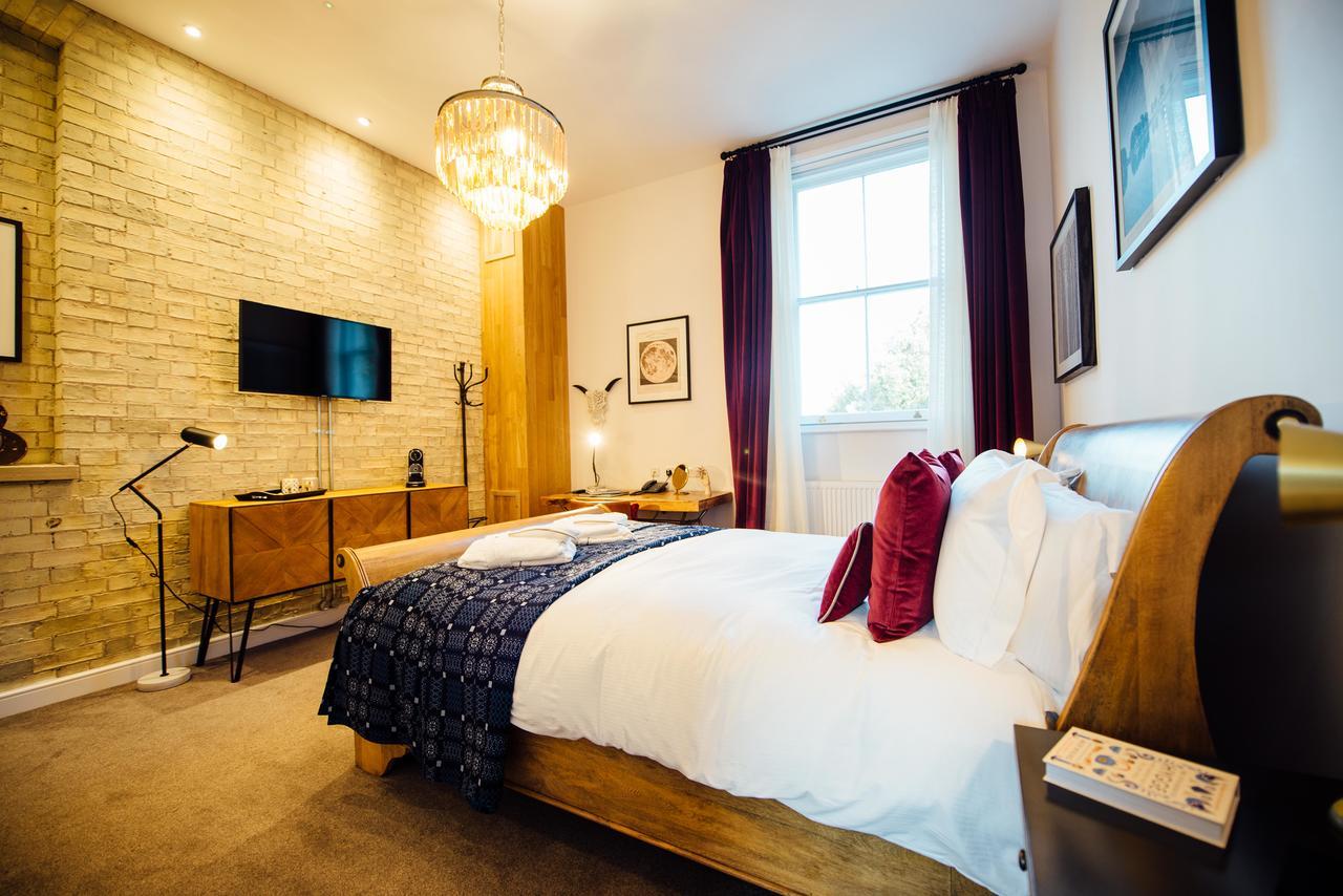 Banyers House Hotel Royston  Buitenkant foto